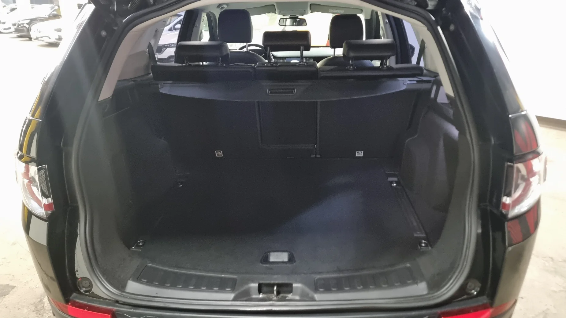 Land Rover Discovery Sport photo